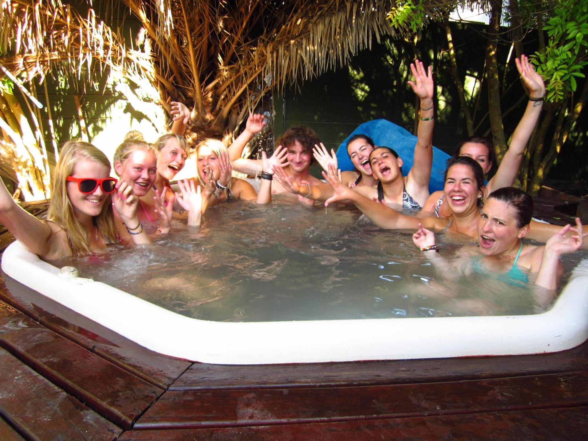 Saltycrax Backpackers And Surf Hostel By Curiocity Блуберґстранд Екстер'єр фото