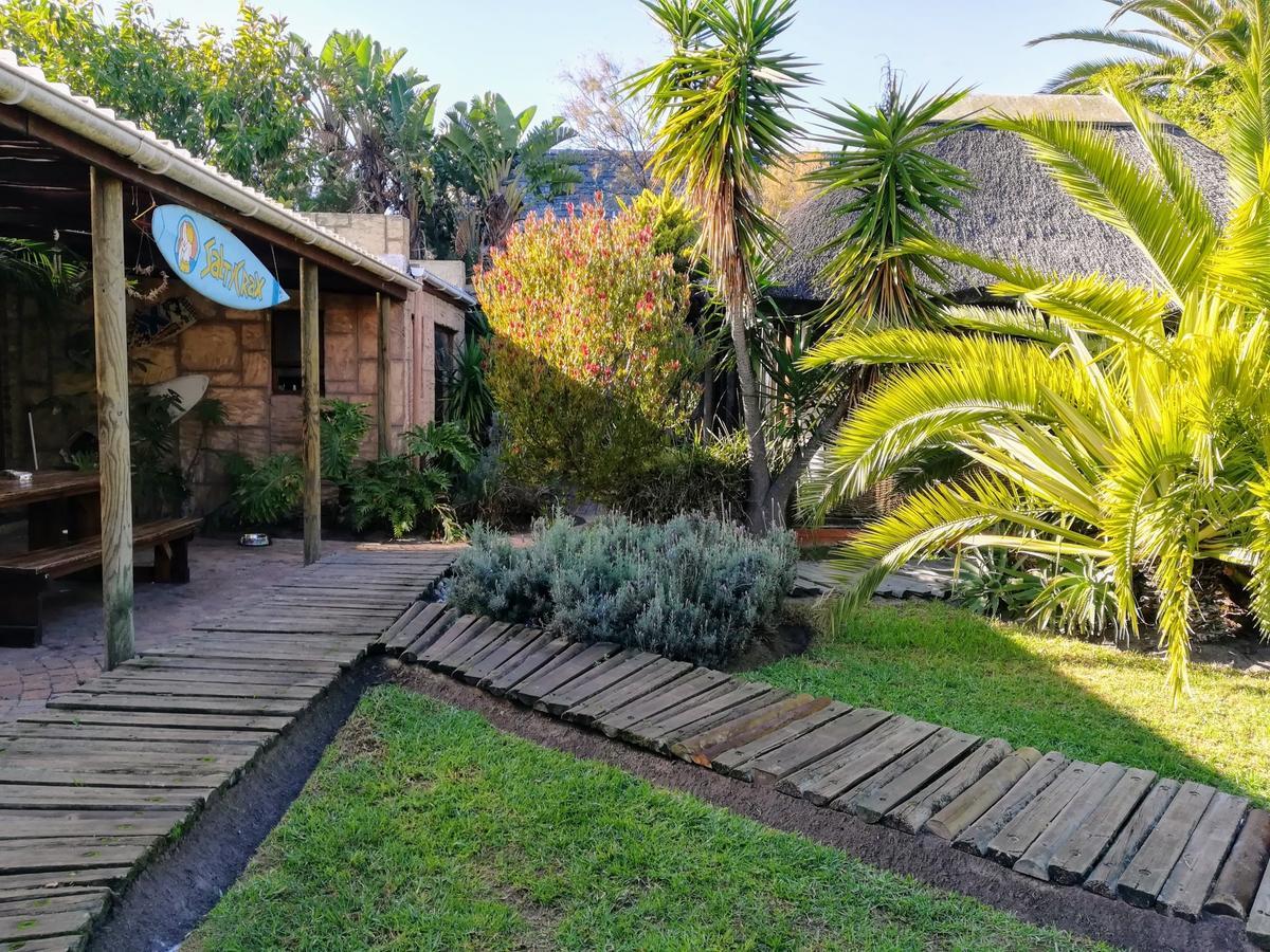 Saltycrax Backpackers And Surf Hostel By Curiocity Блуберґстранд Екстер'єр фото