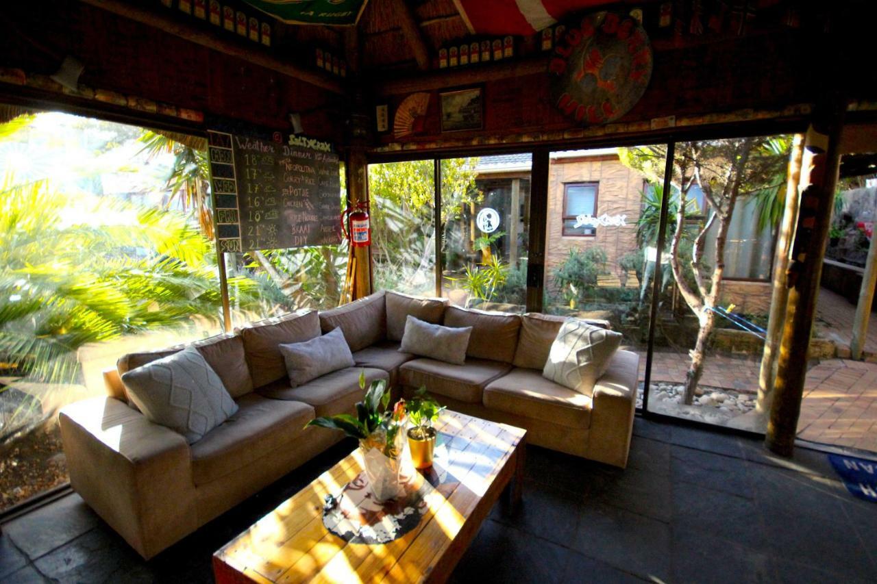 Saltycrax Backpackers And Surf Hostel By Curiocity Блуберґстранд Екстер'єр фото