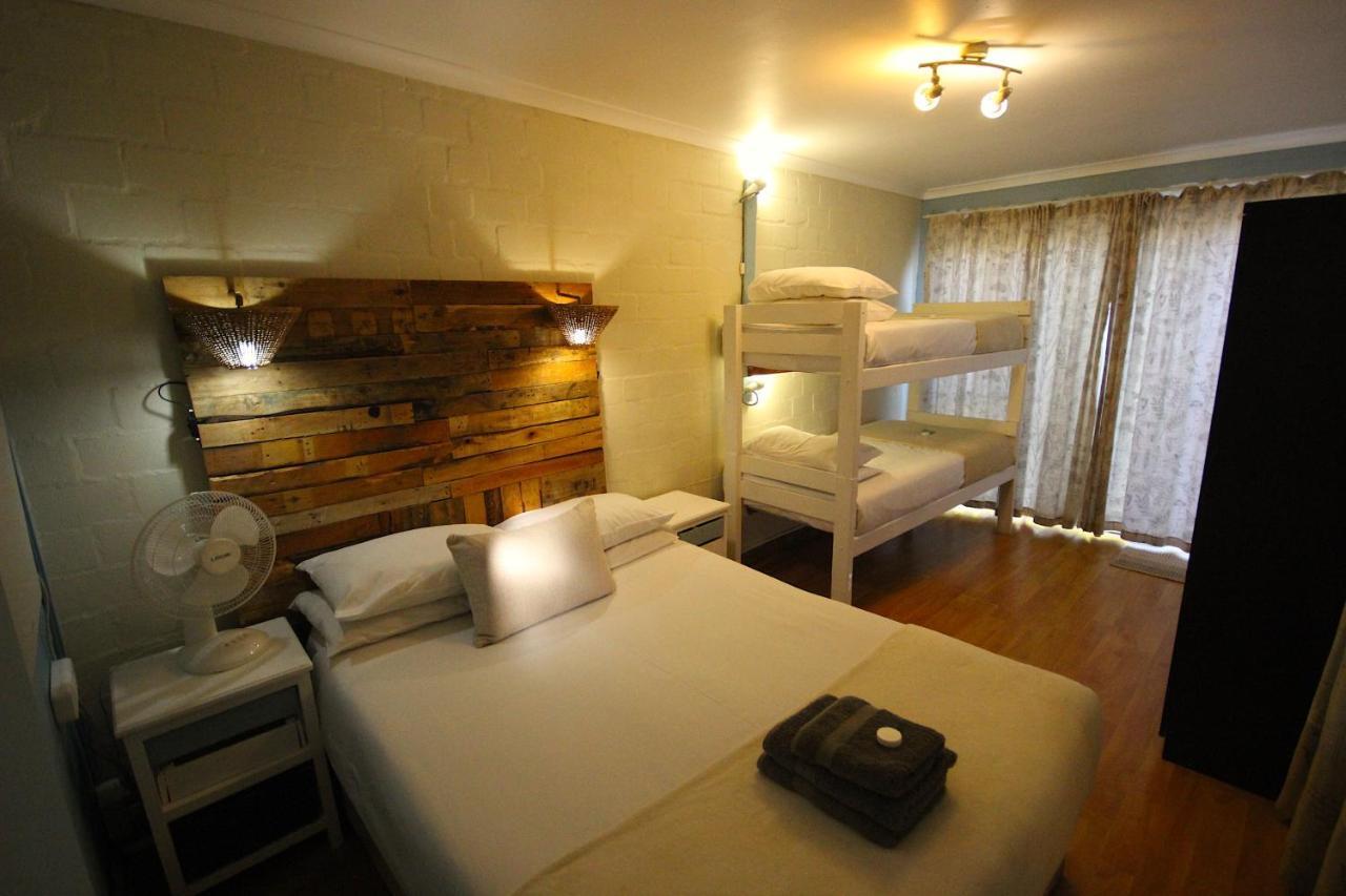 Saltycrax Backpackers And Surf Hostel By Curiocity Блуберґстранд Екстер'єр фото