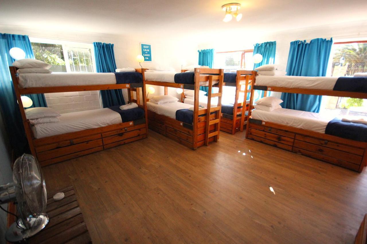 Saltycrax Backpackers And Surf Hostel By Curiocity Блуберґстранд Екстер'єр фото