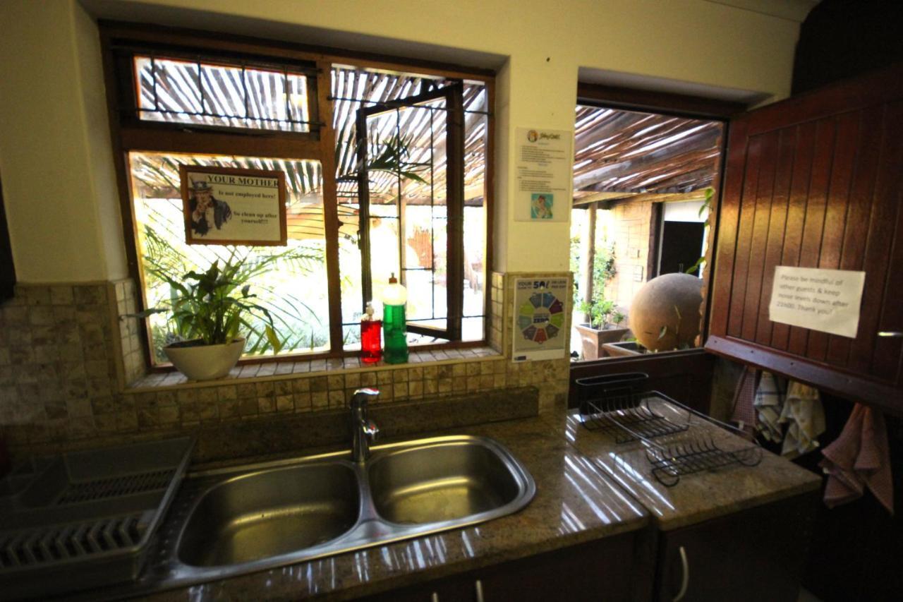 Saltycrax Backpackers And Surf Hostel By Curiocity Блуберґстранд Екстер'єр фото